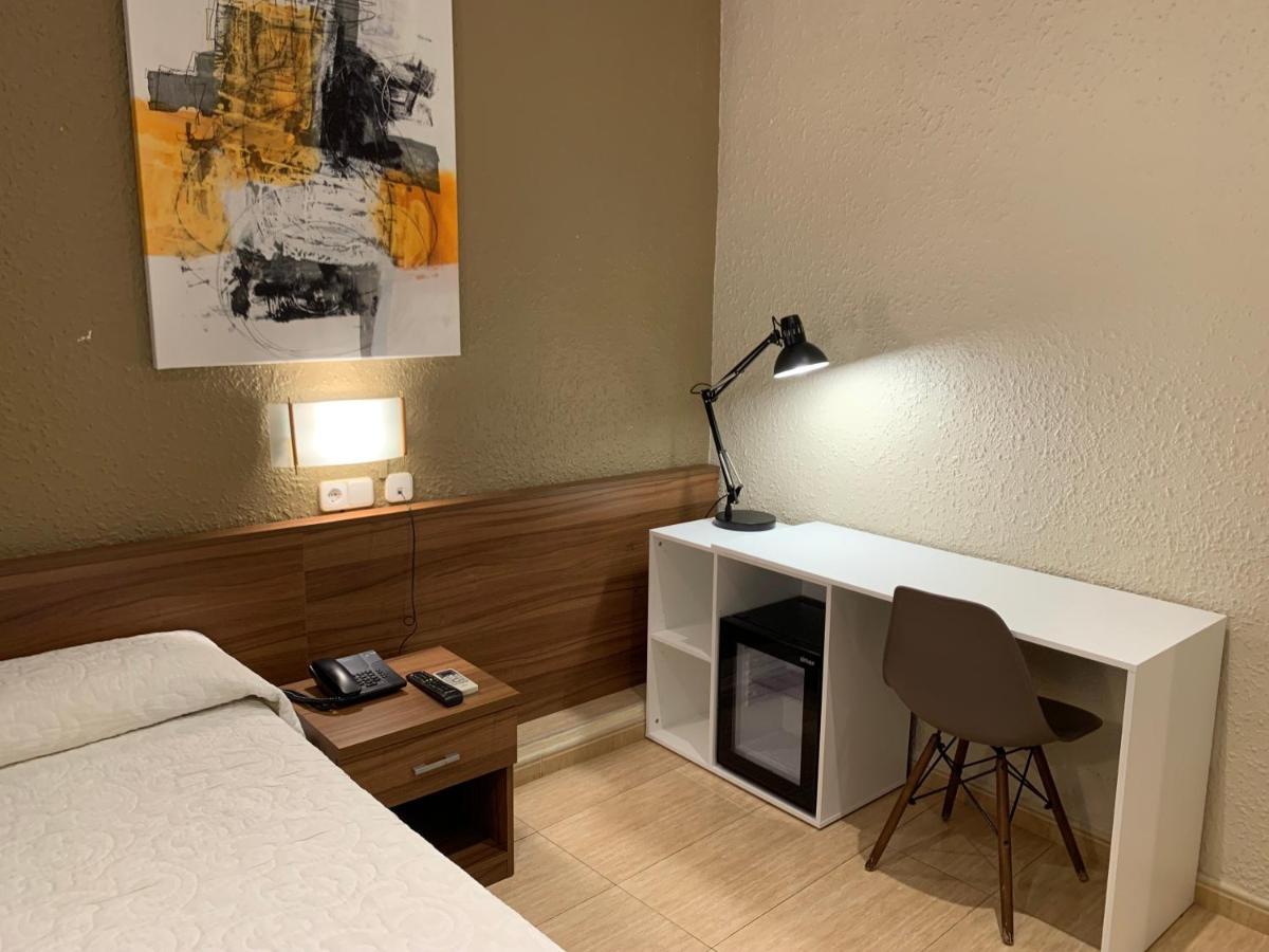 Pension Iznajar Barcelona Buitenkant foto