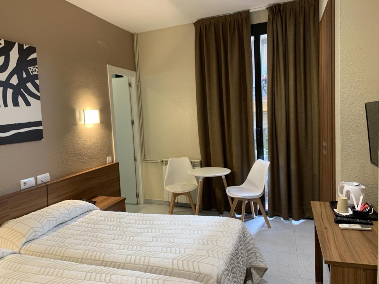 Pension Iznajar Barcelona Buitenkant foto