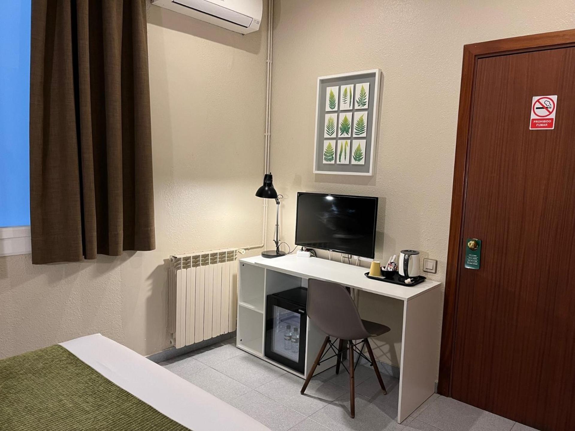 Pension Iznajar Barcelona Buitenkant foto